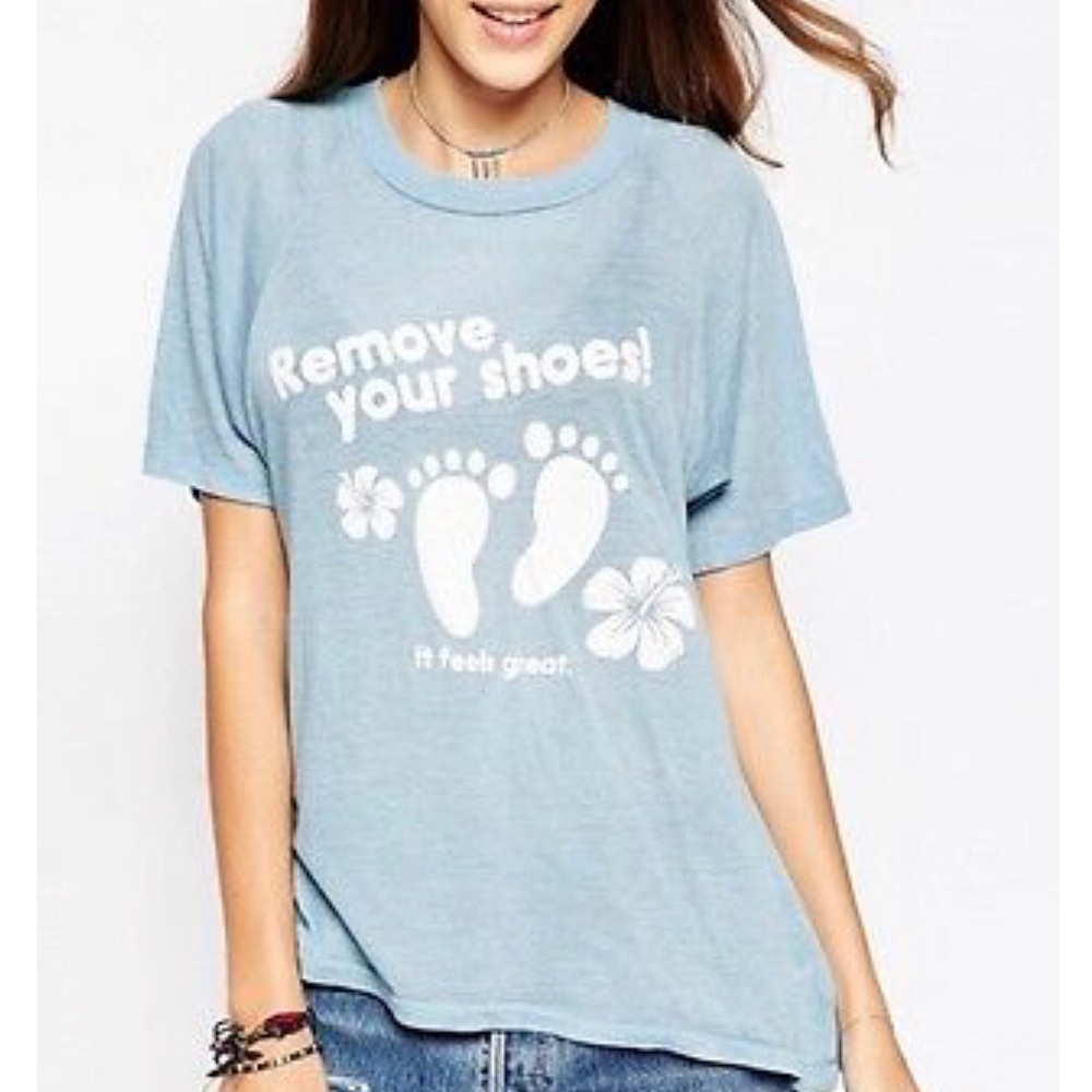 Wildfox Remove Your Shoes Beach Vacation Tee Shirt